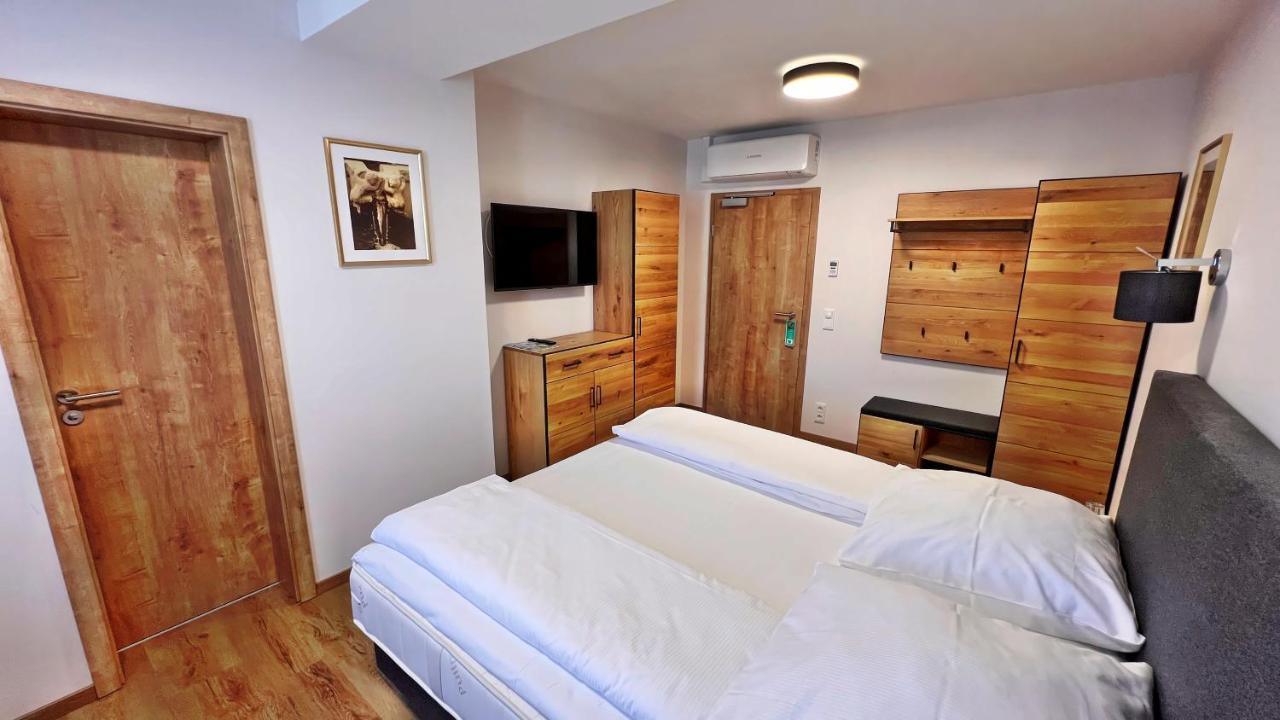 Hotel Zu Den Drei Kronen زيلينغنشتات المظهر الخارجي الصورة