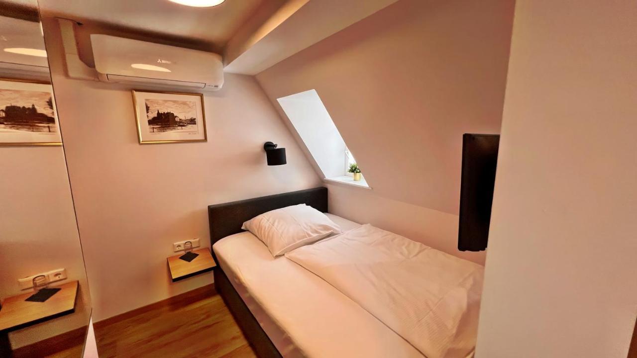 Hotel Zu Den Drei Kronen زيلينغنشتات المظهر الخارجي الصورة