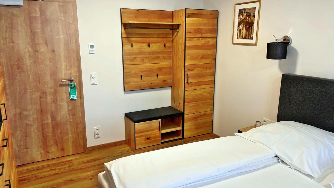Hotel Zu Den Drei Kronen زيلينغنشتات المظهر الخارجي الصورة