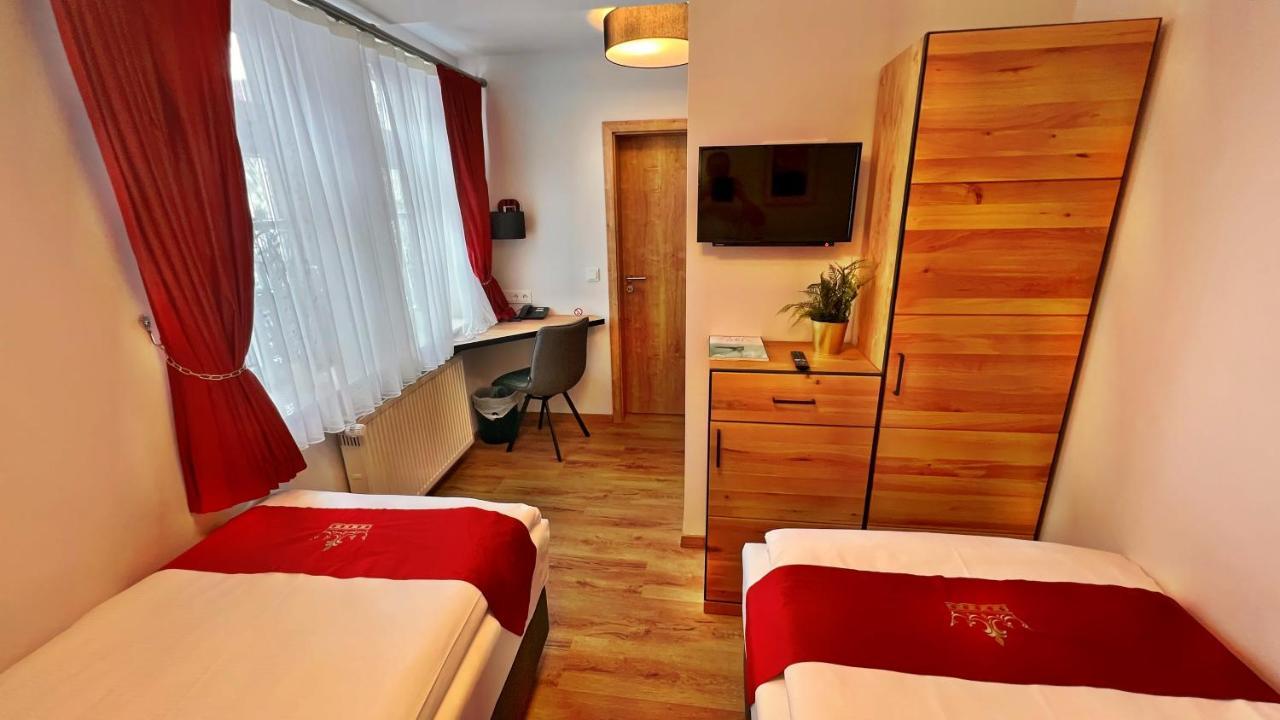 Hotel Zu Den Drei Kronen زيلينغنشتات المظهر الخارجي الصورة