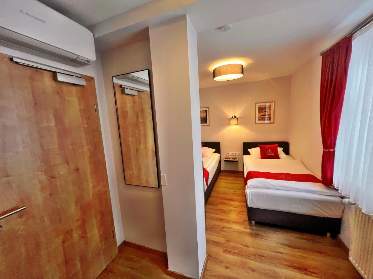 Hotel Zu Den Drei Kronen زيلينغنشتات المظهر الخارجي الصورة