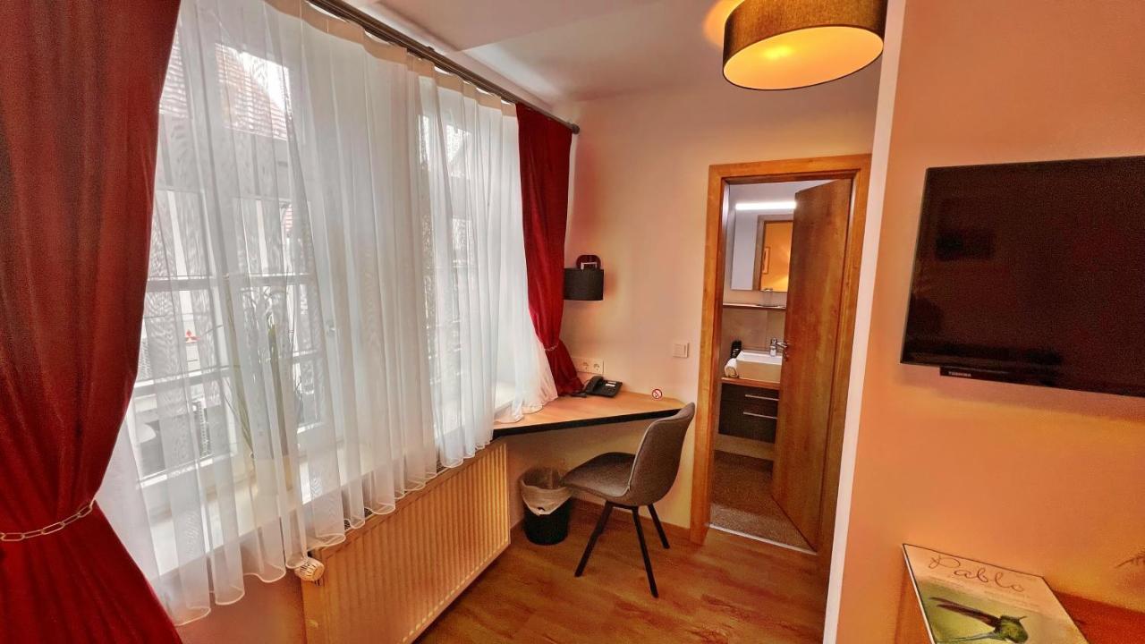 Hotel Zu Den Drei Kronen زيلينغنشتات المظهر الخارجي الصورة